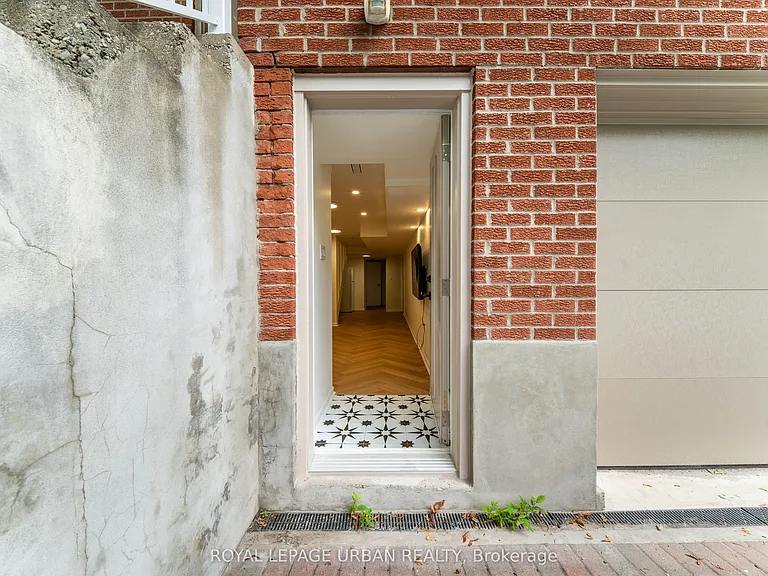 153 Craven Rd #BASEMENT — Photo 3