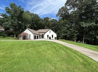 3325 Sweetwater Dr, Cumming, GA 30041