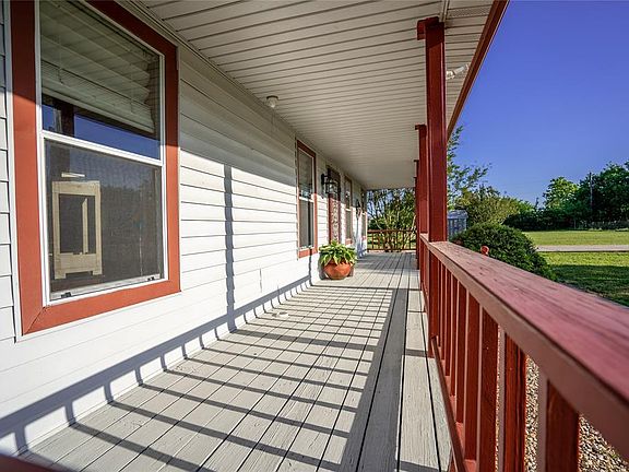 4th image of 2405 County Road 4108