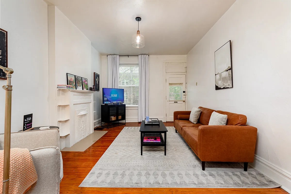 Building Photo - 4271 Botanical Ave #1F