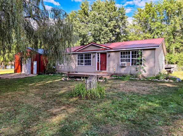 11011 Beaver Rd, Farwell, MI 48622