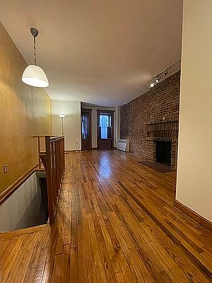 2nd image of 140 W 76th St APT A