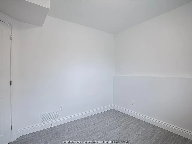 1256 Saint Paul Ave — Photo 5