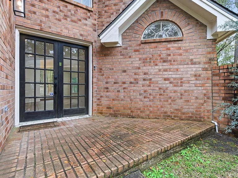 23 Cedar Chase Pl — Photo 4