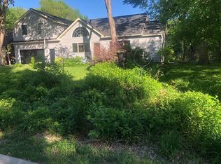 5446 Erickson Rd, Mounds View, MN 55112