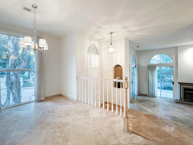 5105 Renaissance Ave — Photo 9