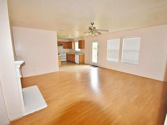 Living Room / Kitchen