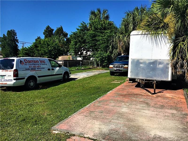 2nd image of 5441 Leisure Ln