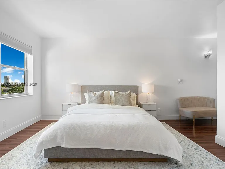 401 Golden Isles Dr #406 — Photo 6