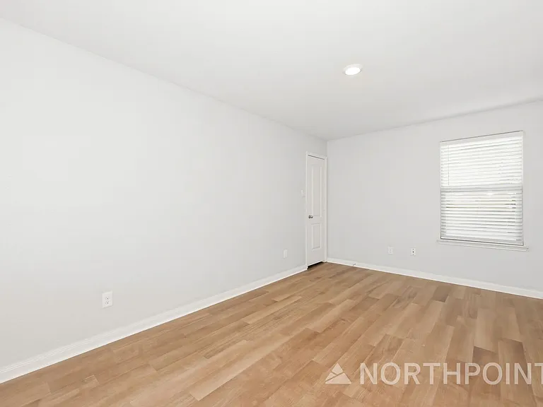 132 Bush Dr — Photo 12