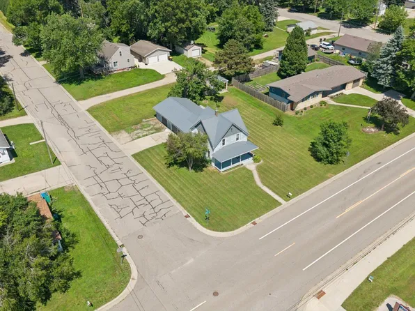 210 W 7th St, Starbuck, MN 56381