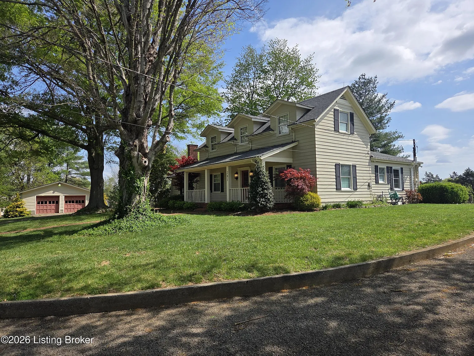 3 bed, 2.0 bath, 2800 sqft, $2,900 — Photo 4