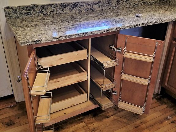 5th image of 4710 W Dickens Ave #2