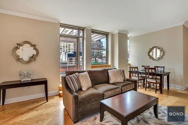 Sold by Bond New York | media 3
