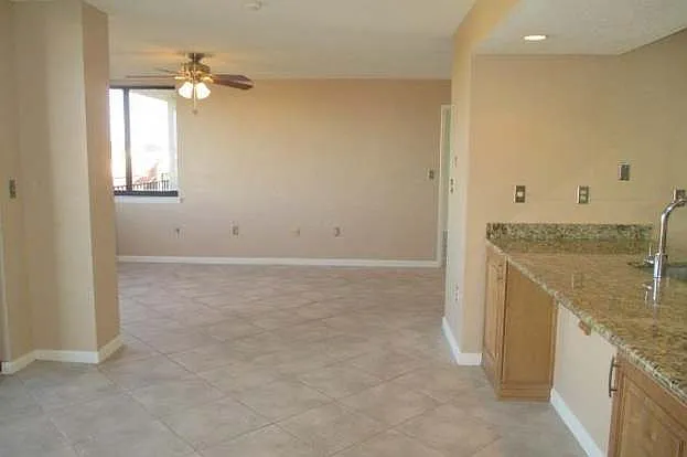 402 Port Royal Way — Photo 48