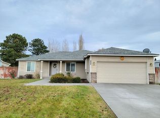 1802 Ala Moana Way, West Richland, WA
