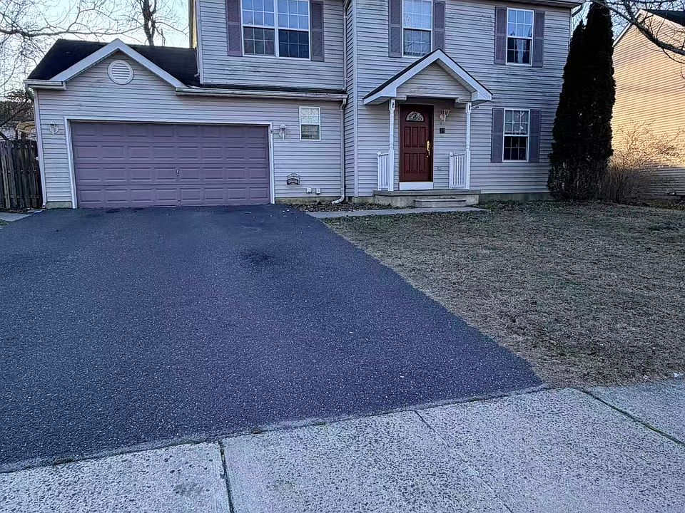 1st image of 20 Sycamore Dr