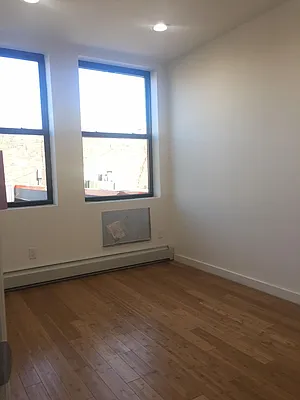 Rented by Perl Group Real Estate | media 10