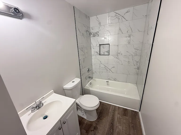521 N Hawthorne St — Photo 4