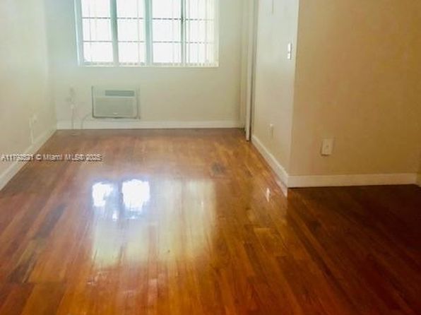 1008 E Ponce De Leon Blvd APT 3