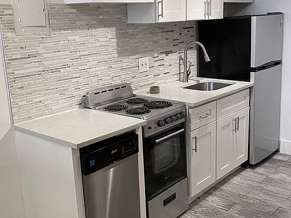 4th image of 85 E 10th St APT 5Q