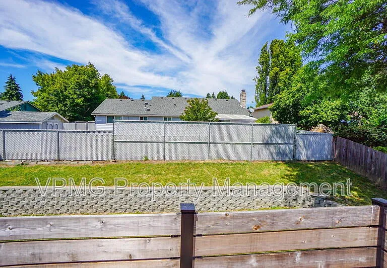 1708 NW 104th St — Photo 13