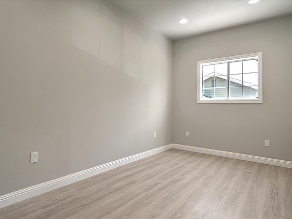 2nd image of 298 N 7th St #220