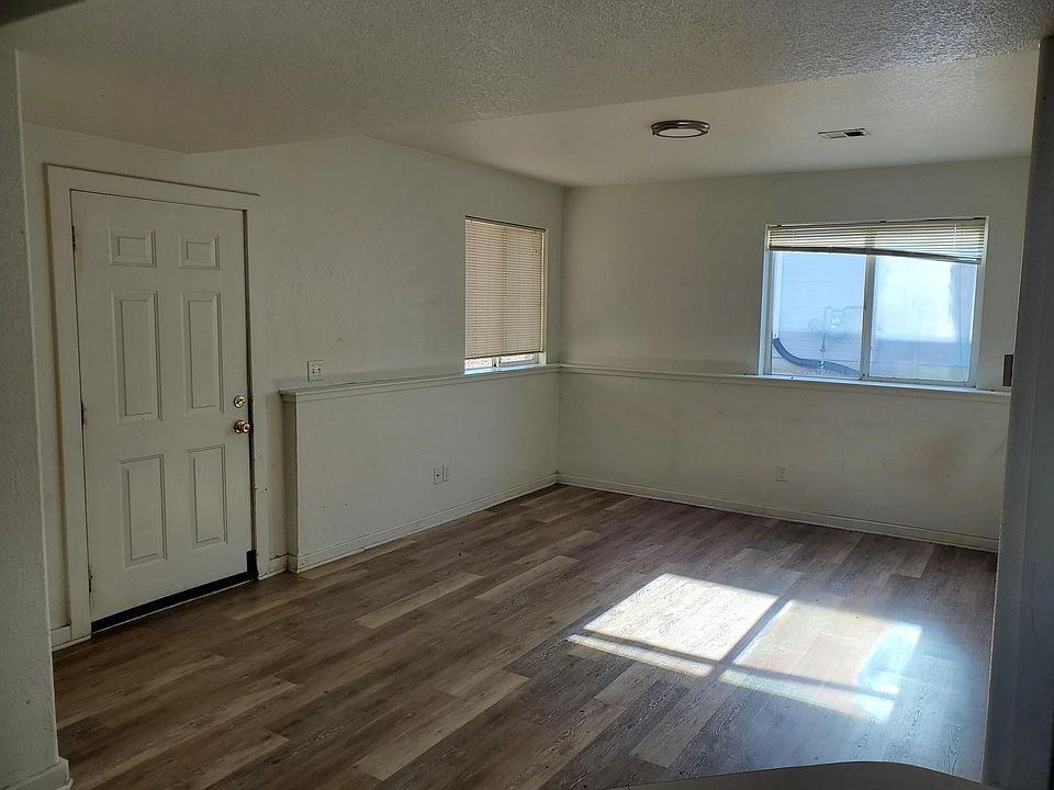 1st image of 572 E Kipp Ave