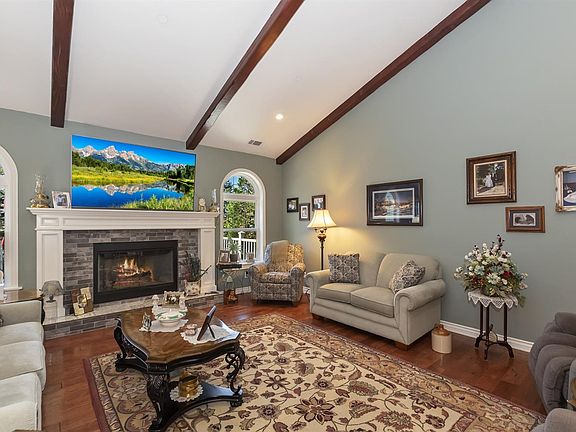5th image of 28741 Sycamore Dr