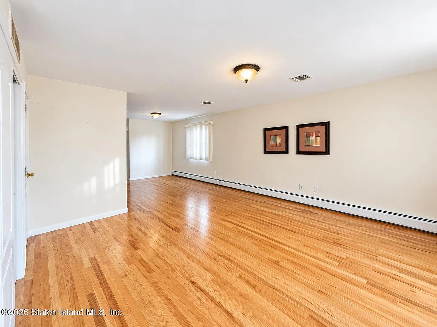 3 bed, 3.0 bath, 1874 sqft, $3,800 — Photo 2