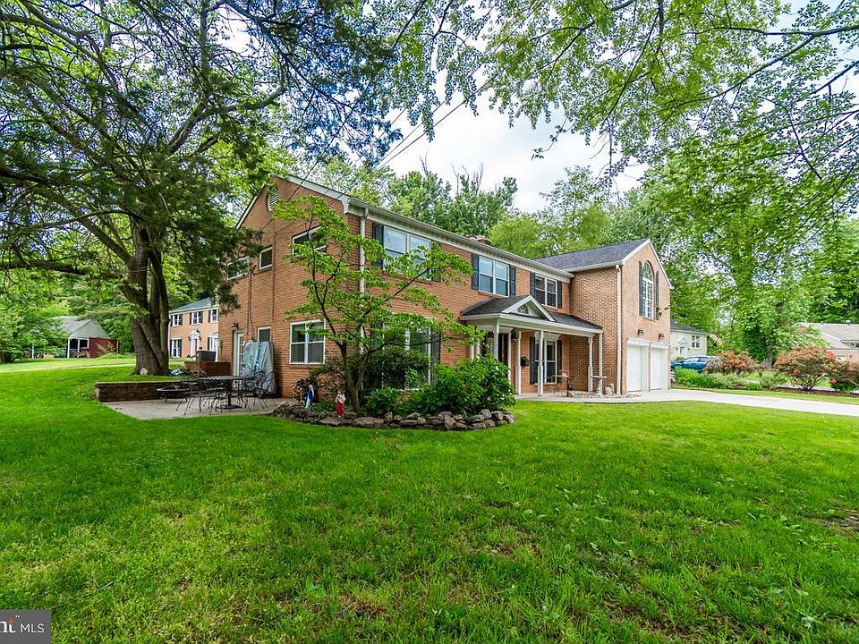2nd image of 6910 Southridge Dr