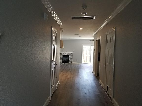 2nd image of 1113 Arlynn Ln #1