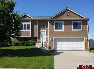 16871 Fowler Ave, Omaha, NE 68116