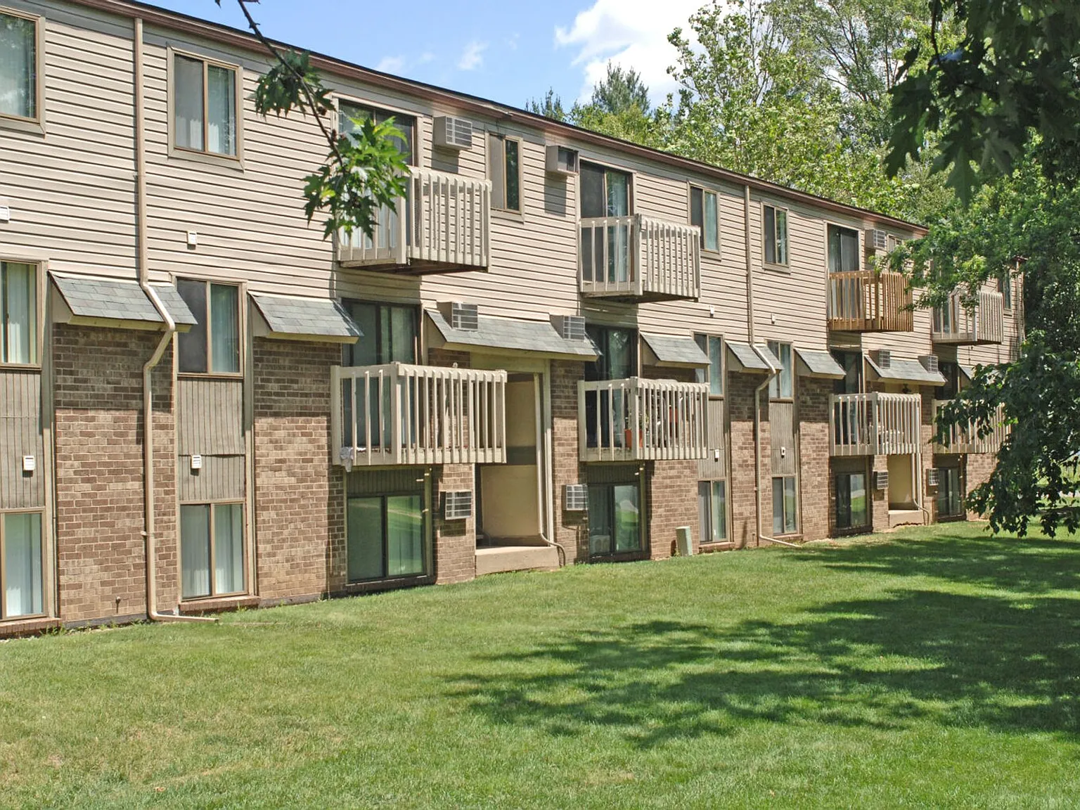 Peppertree Apartments — Photo 4