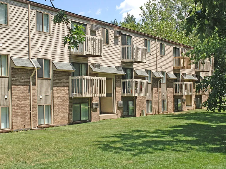 Peppertree Apartments — Photo 4