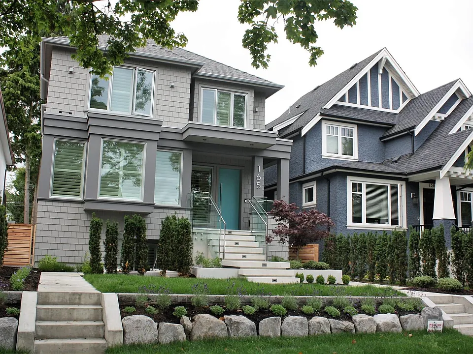 163 W 20th St