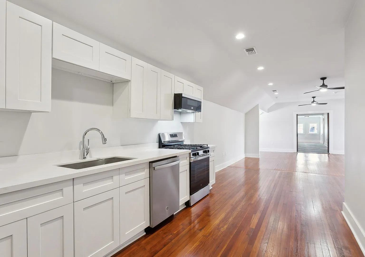 Must See, Experience Modern Luxury in a Beautifully Restored Historic Gem- 2 Bd /2 Ba — Photo 1