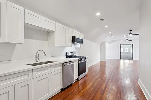7 Fontainebleau Dr Photo 1