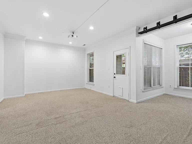 5016 Gardner Dr — Photo 5