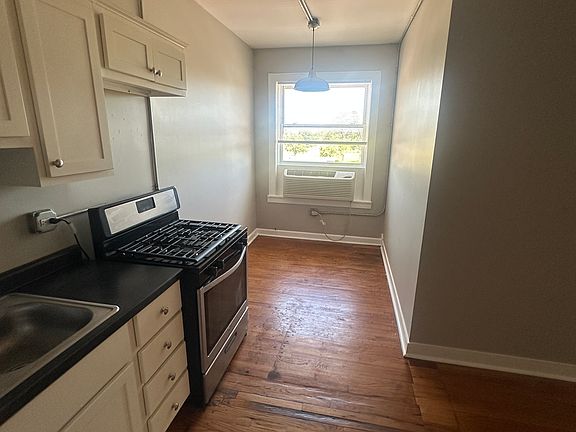 2nd image of 5948 Park Pl #308
