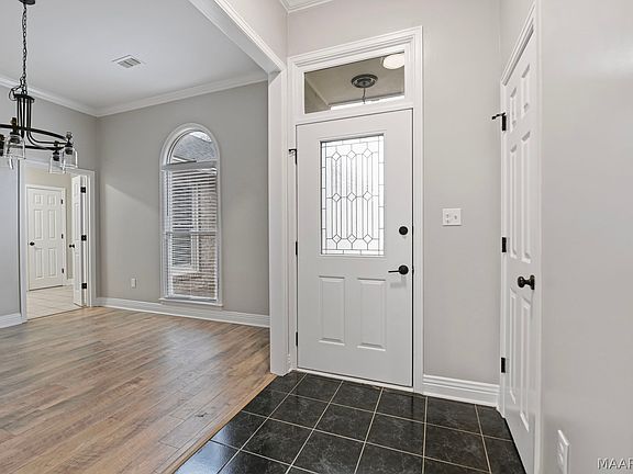 3rd image of 8920 Green Chase Dr