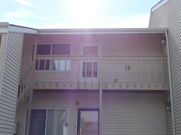34 Coventry Ln APT 2, Muscatine, IA 52761