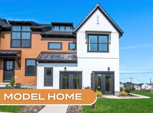 2101 S Autumn Chase Dr, Mechanicsburg, PA 17055