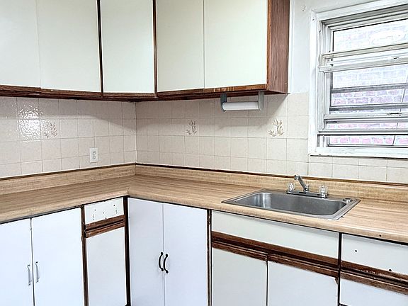 2nd image of 30-12 32nd St #2