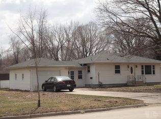 1123 12th St NE, Mason City, IA 50401