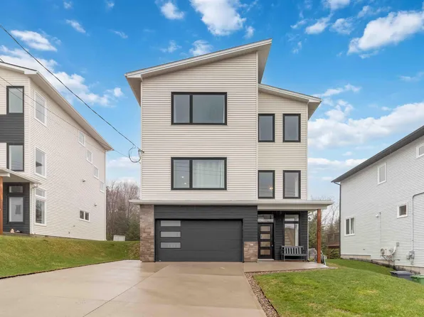 98 Angler Dr, Halifax, NS B3R 0C8