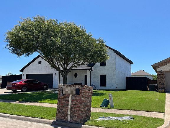 2nd image of 814 Dakota Ln