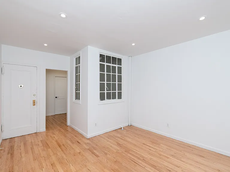 213 E 88th St #3FE — Photo 4