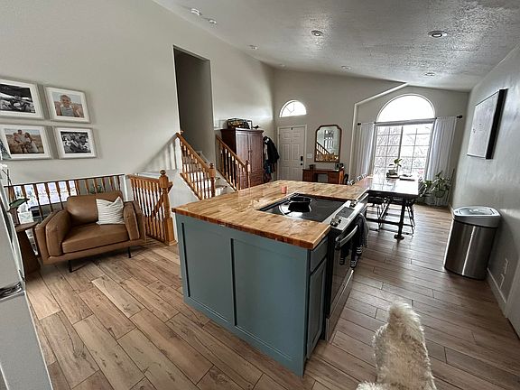 Kitchen space w/ large kitchen island