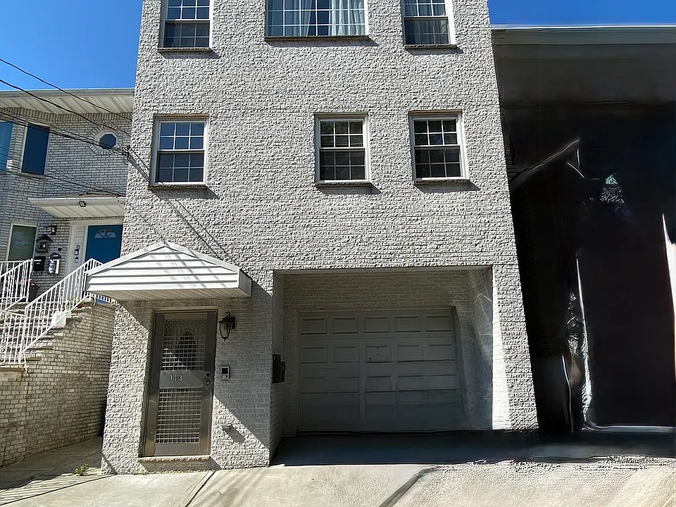 113 Leonard St #2